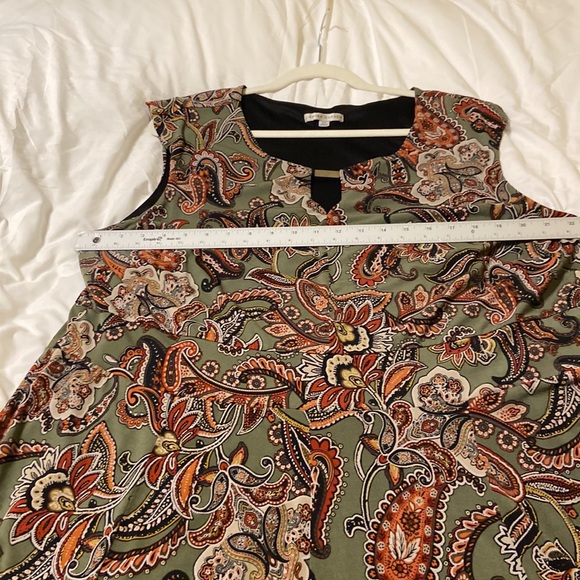 Sandra Darren Woman’s Green Paisley Mid length sleeveless dress, Plus Size 2X - Picture 9 of 13